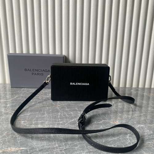 Picture of Balenciaga Lady Handbags _SKUfw109673134fw